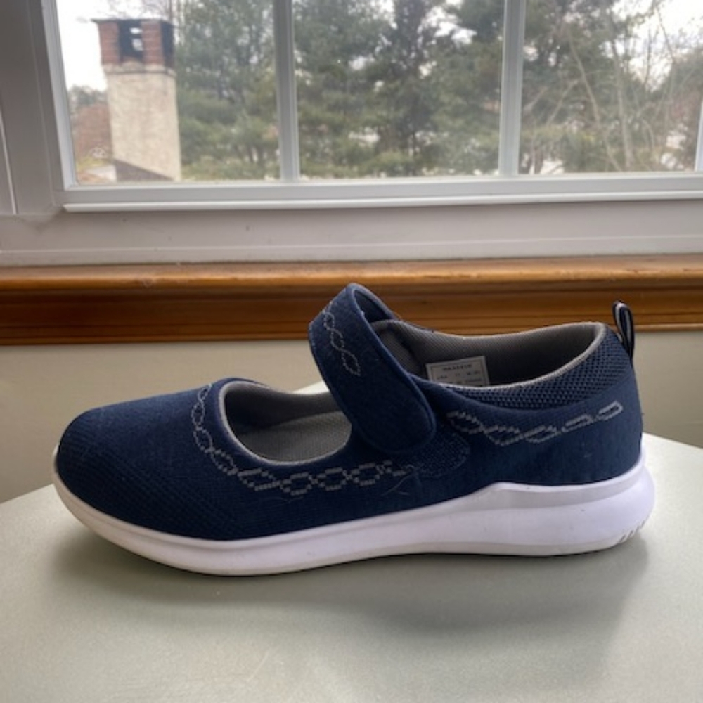 Propet Maryjane slip ons women's size 11